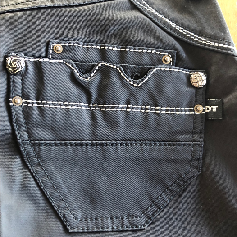 DT Jeans By Daniela Tobler Black Coated Low Rise Straight Leg Sz 28 - NWT - Picture 11 of 11